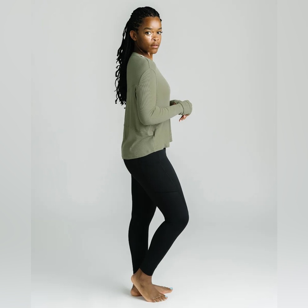 NWT Zyia French Clay Hadley Long Sleeve - Picture 2 of 3